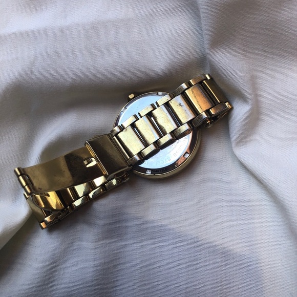 Michael Kors well used gold pearl watch - Picture 4 of 9